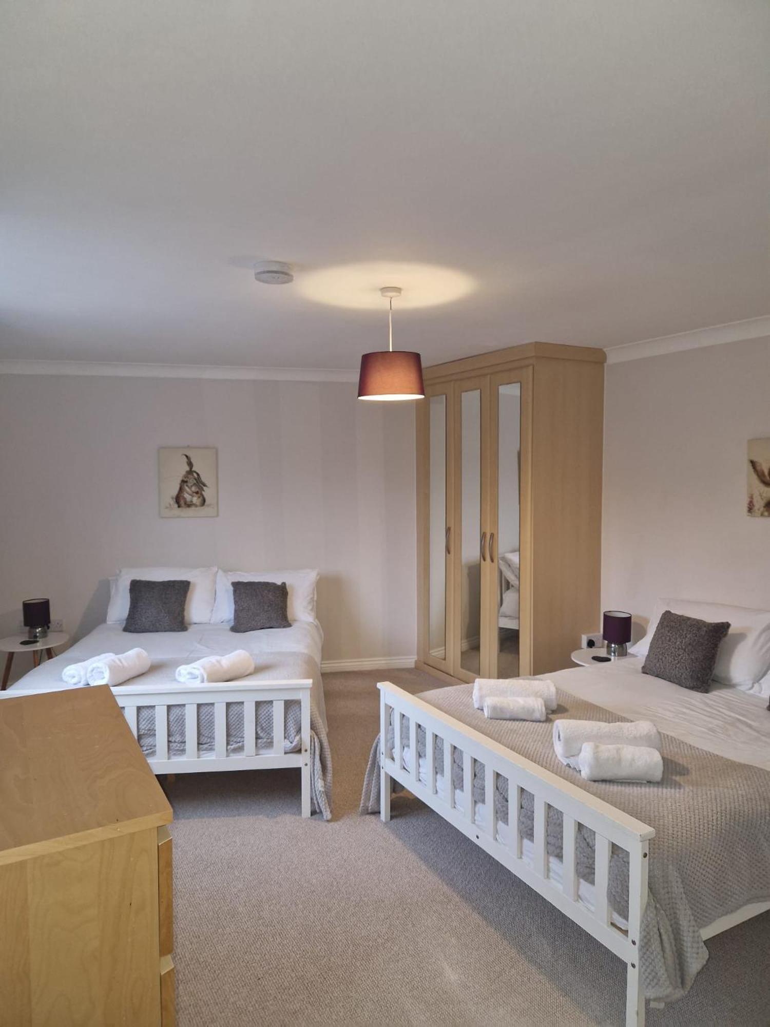 Hereford - Finch House - Modern 4 Bedroom House Located In South Hereford, Dog Friendly With Nearby Countryside, Pool Table, Sleeps Up To 10 Guests - Hosted By Rentmyhouse Exterior foto